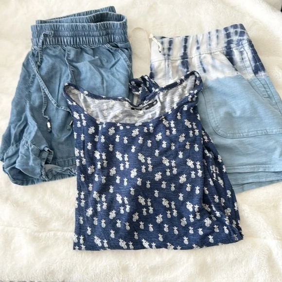 Summer Blue shorts and top bundle lot (2 shorts, 1 top) - Picture 1 of 9